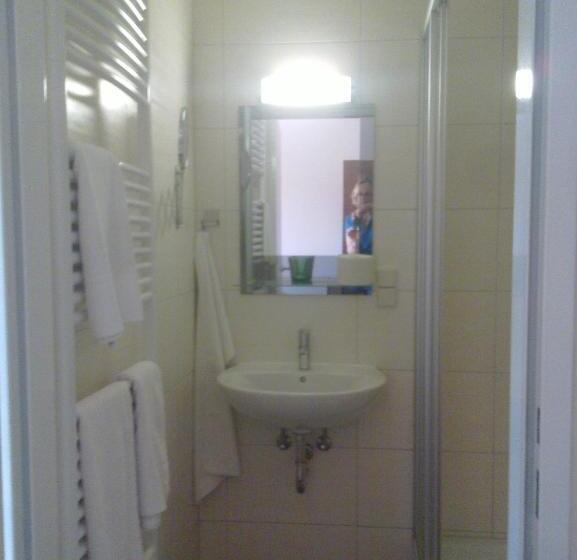 פנסיון Gasthof Paradiesgartl