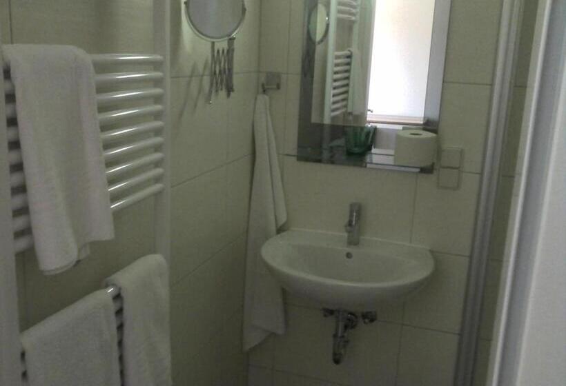 פנסיון Gasthof Paradiesgartl