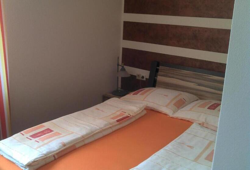 פנסיון Gasthof Paradiesgartl