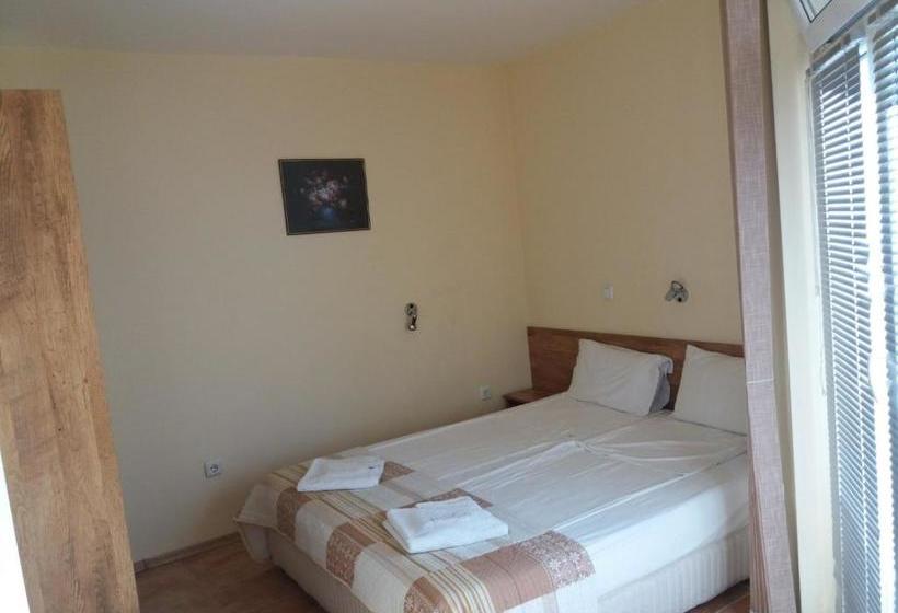 펜션 Guest House Yug