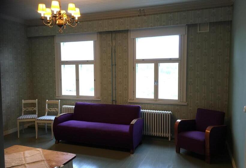 بنسيون Guesthouse Kumpunen