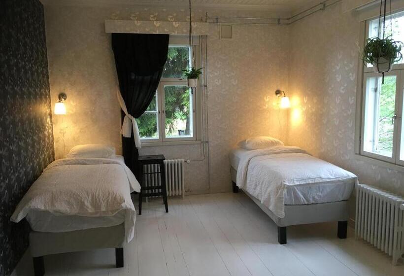 بنسيون Guesthouse Kumpunen