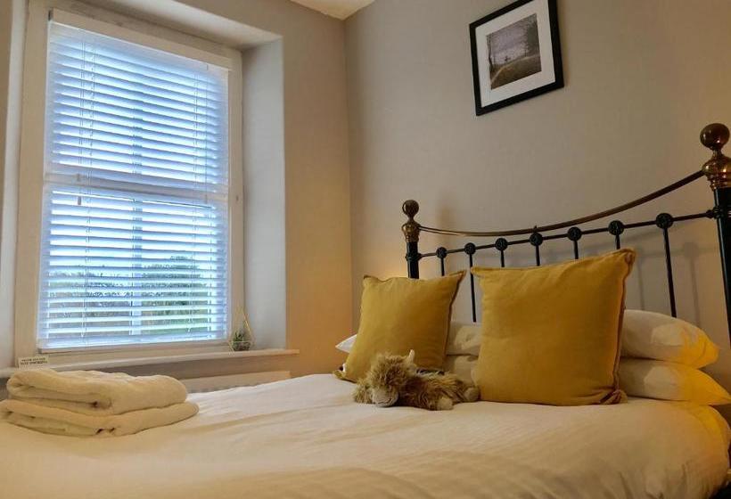 Пансион Hollywood Guest House