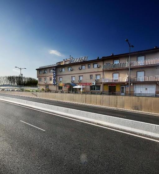 بنسيون Hostal Apolo Trece