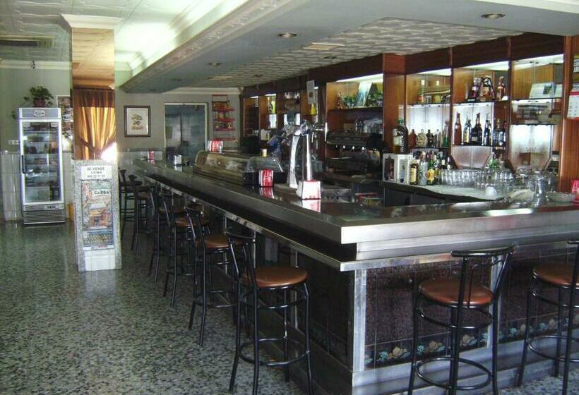 پانسیون Hostal El Polígono