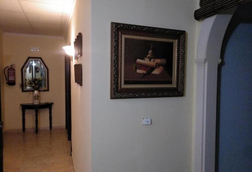 بنسيون Hostal El Polígono