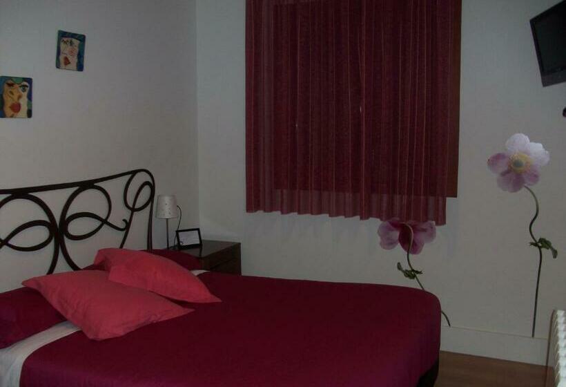 پانسیون Hostal Rural Arrobi Borda