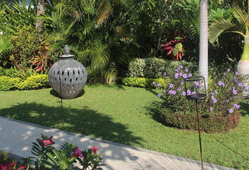 بنسيون Kelapa Lovina Beach Villa