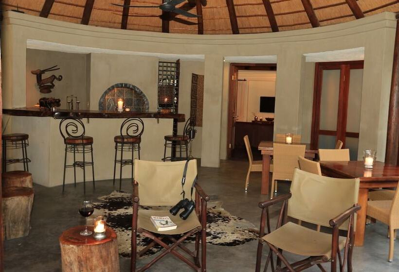 פנסיון La Lechere Guest House