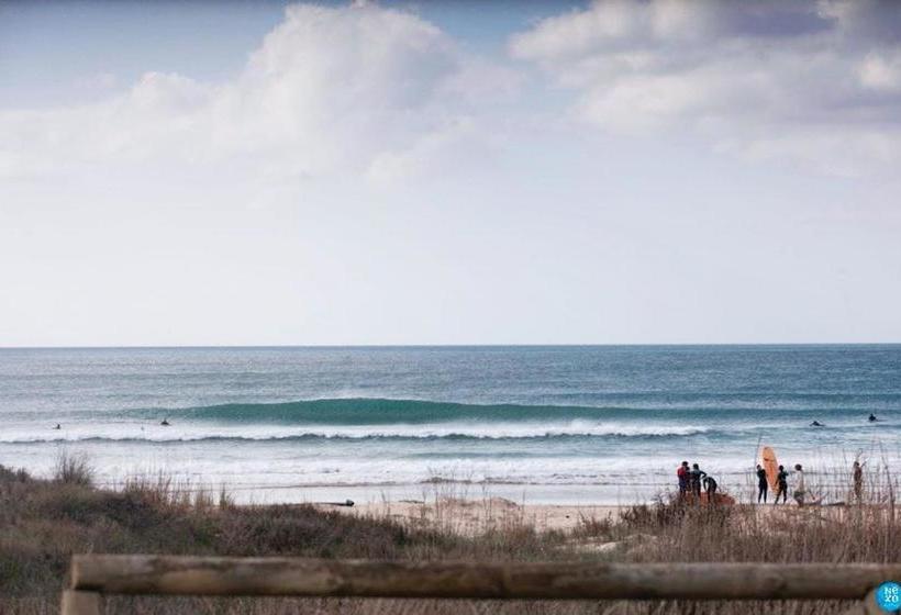 פנסיון Nexo Surf House