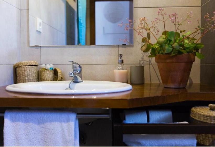 פנסיון Nexo Surf House