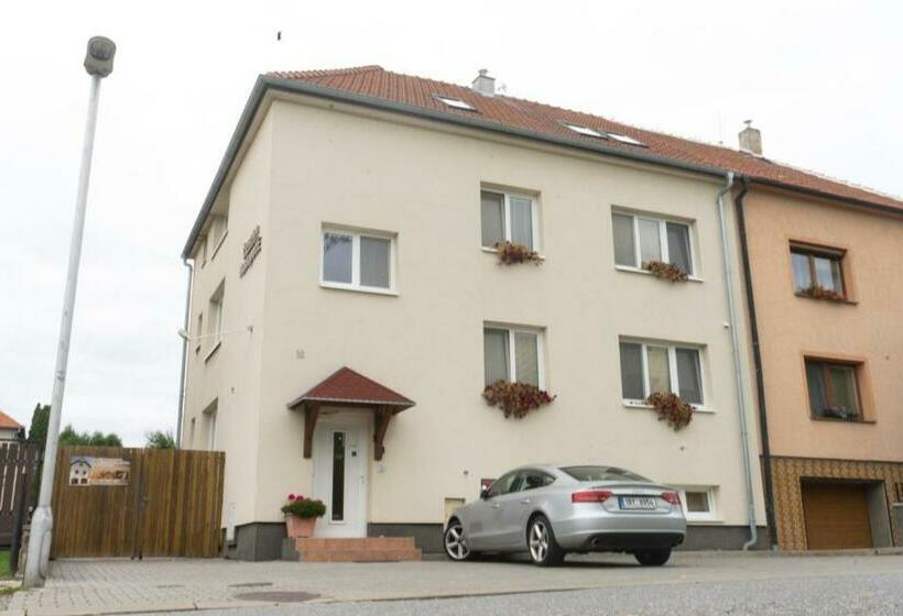 膳宿费 Penzion Hustopeče