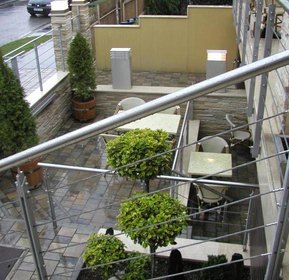 膳宿费 Roxane Panzio