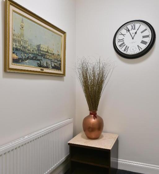 膳宿费 The Bocardo