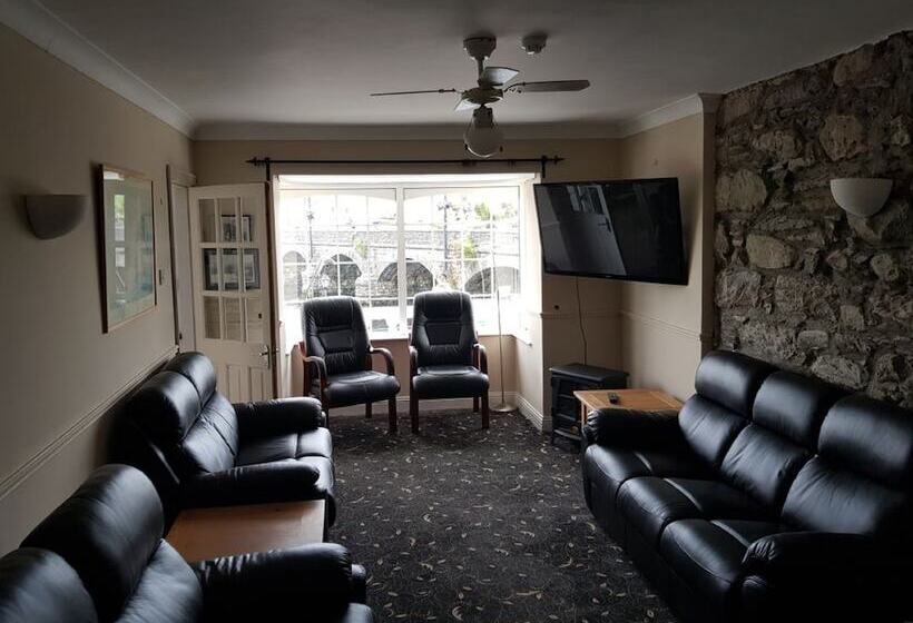 Пансион The River S Edge Guest House