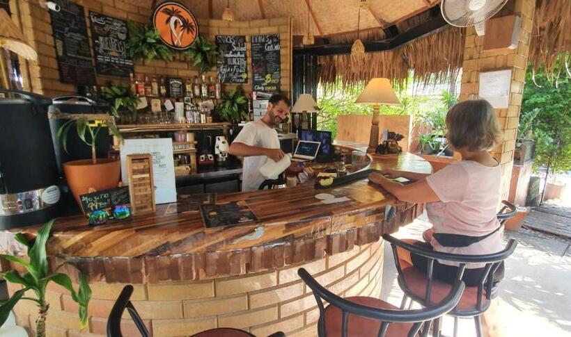 פנסיון Timeless Hostel