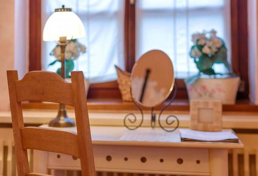 پانسیون Villa Rosa