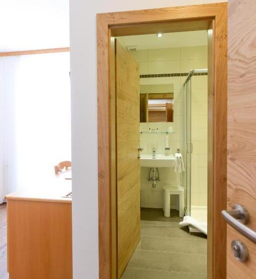 Пансион Weingut & Gästehaus Zum Seeblick   Familie Sattler