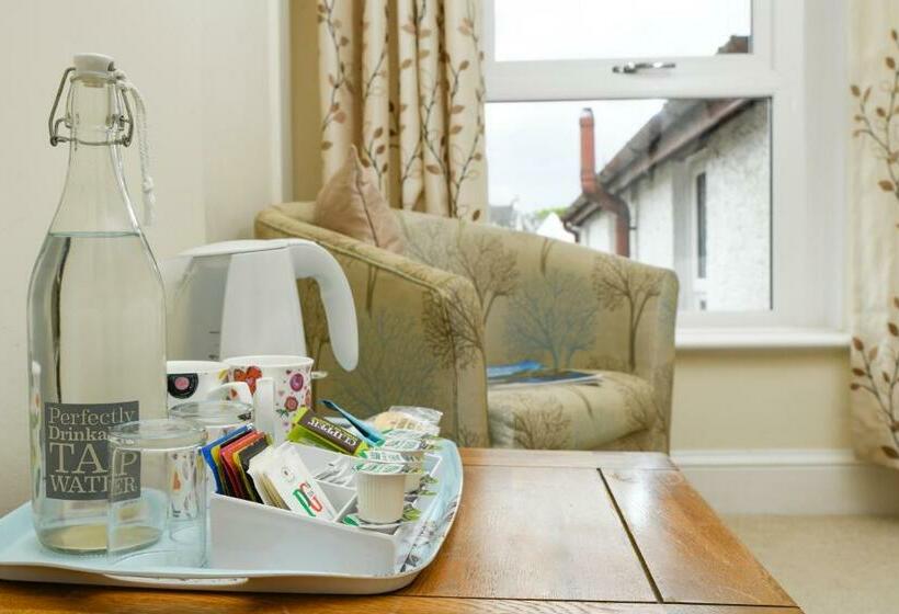 ペンション West View