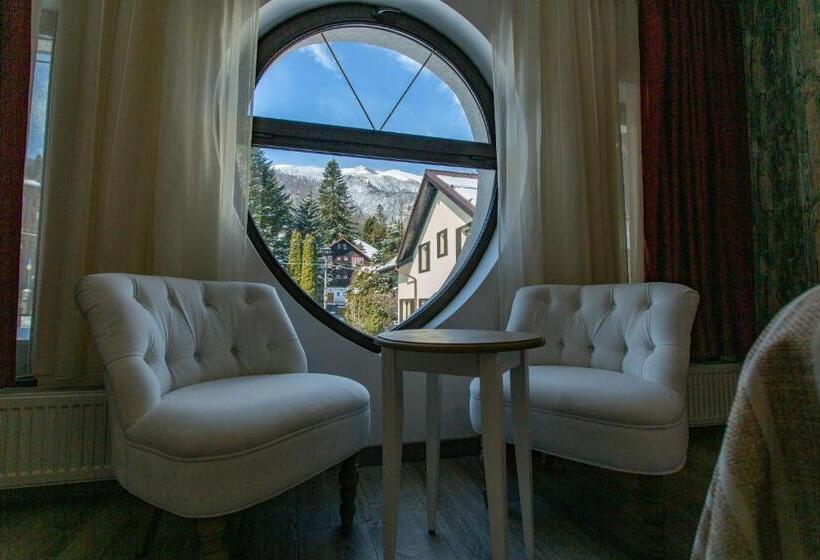 Pensiunea Carmen`s Mansion B