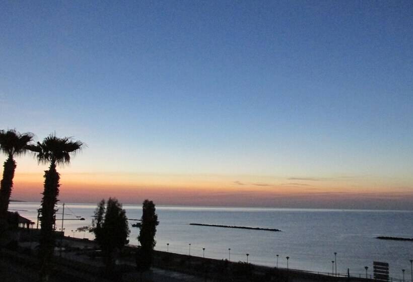 Pigeon Beach Hotel Apartments