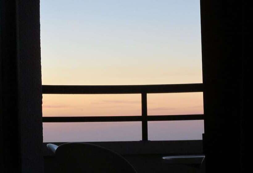 Pigeon Beach Hotel Apartments