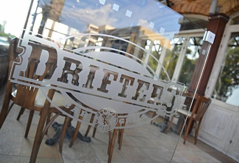 Pigeon Beach Hotel Apartments