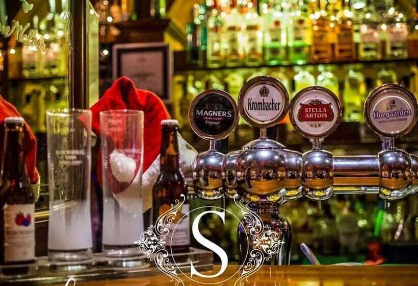 Pigeon Beach Hotel Apartments