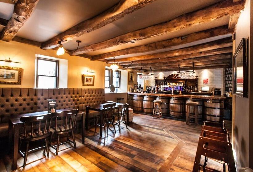 הוסטל Black Bull Inn, Moffat