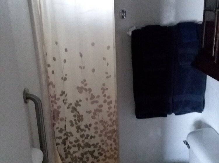 فندق صغير Buona Sera Inn