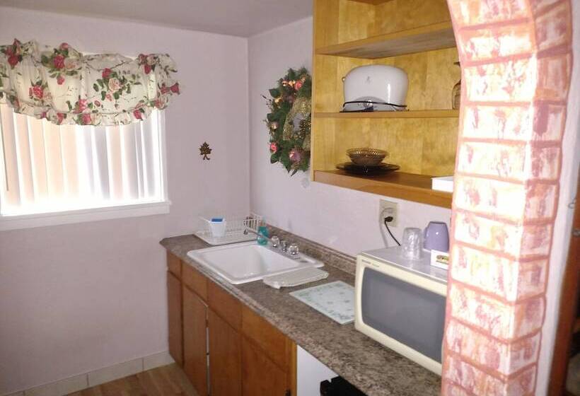 فندق صغير Buona Sera Inn