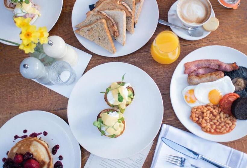 ユースホステル Cromwell Arms Country Pub With Rooms