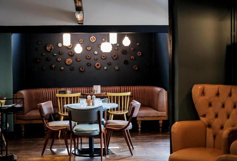 ユースホステル Cromwell Arms Country Pub With Rooms