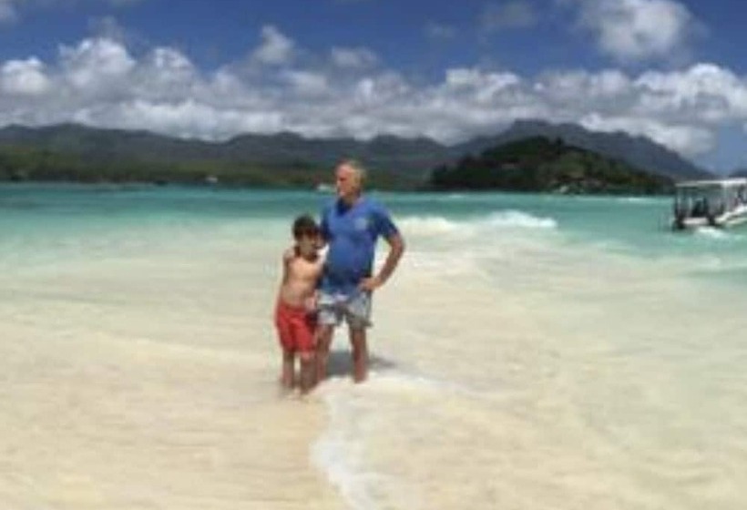 فندق صغير Holiday Isles Resort