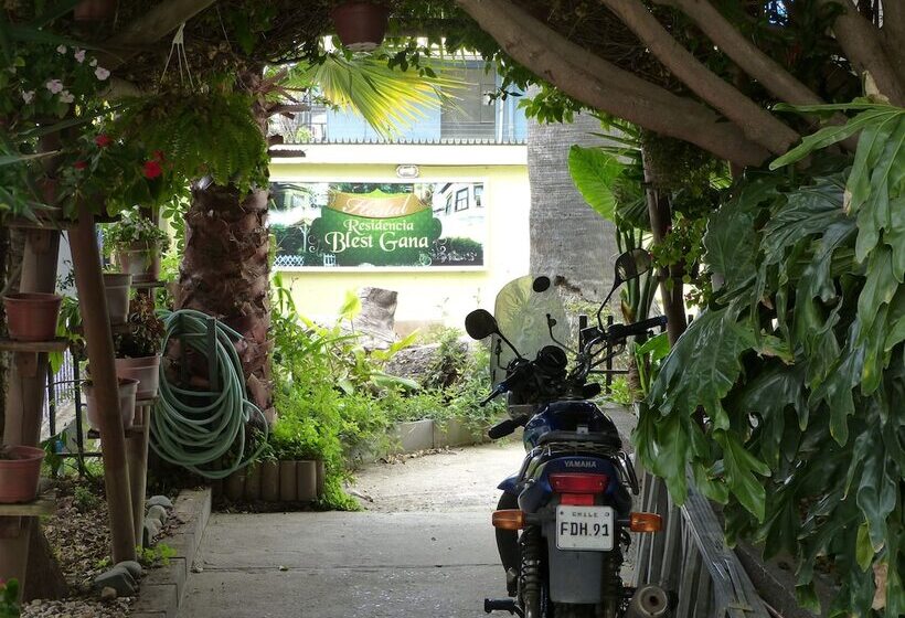 호스텔 Hostal Residencia Blest Gana