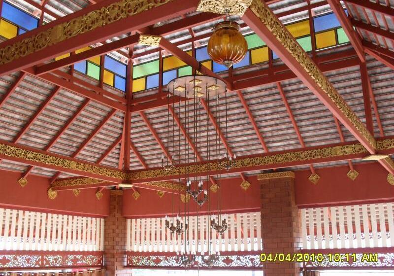 旅馆 Irawadee Resort