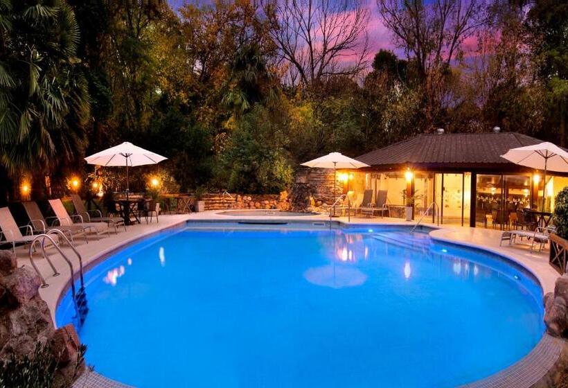 هاستل Posada Del Sauce