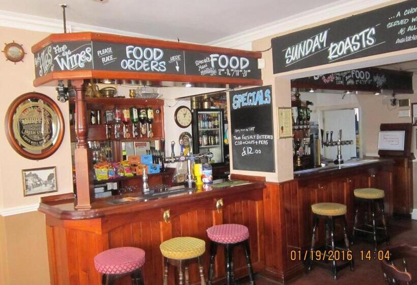 فندق صغير Queen Mary Inn