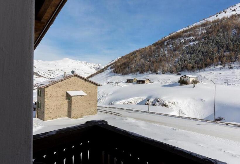 ベッドアンドブレックファースト Al Chestelet