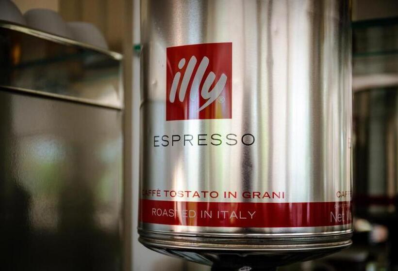 Corvin Pension And Restaurant