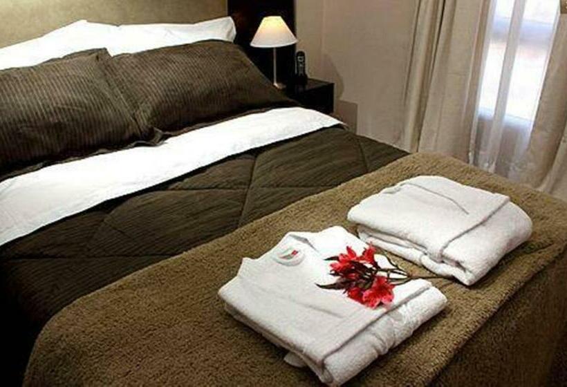 De Los Arroyos Apart