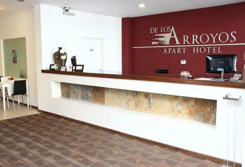 De Los Arroyos Apart