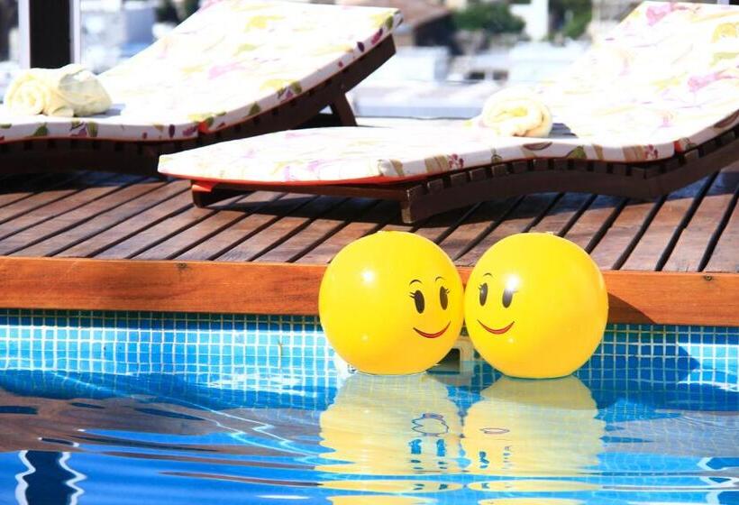 De Los Arroyos Apart