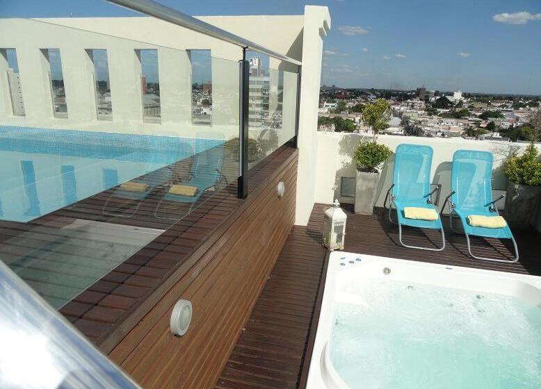 De Los Arroyos Apart