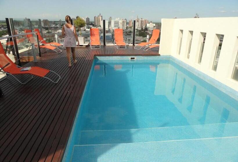 De Los Arroyos Apart