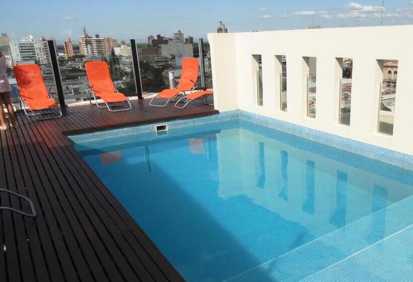 De Los Arroyos Apart