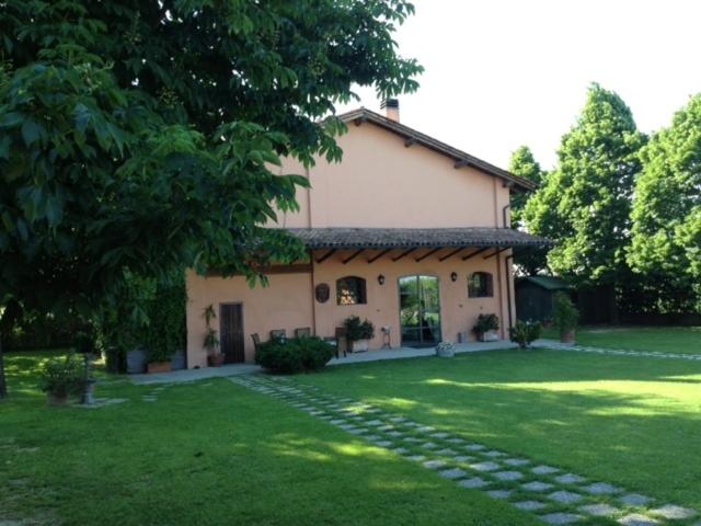 ホテル Società Agricola Le More Agriturismo La Dondina