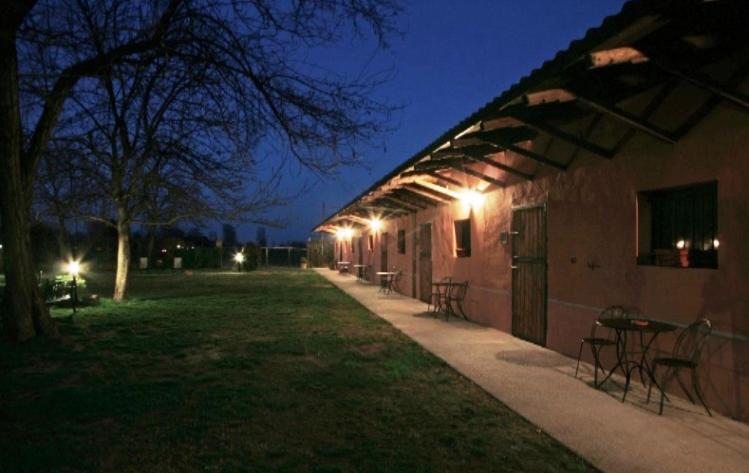 ホテル Società Agricola Le More Agriturismo La Dondina