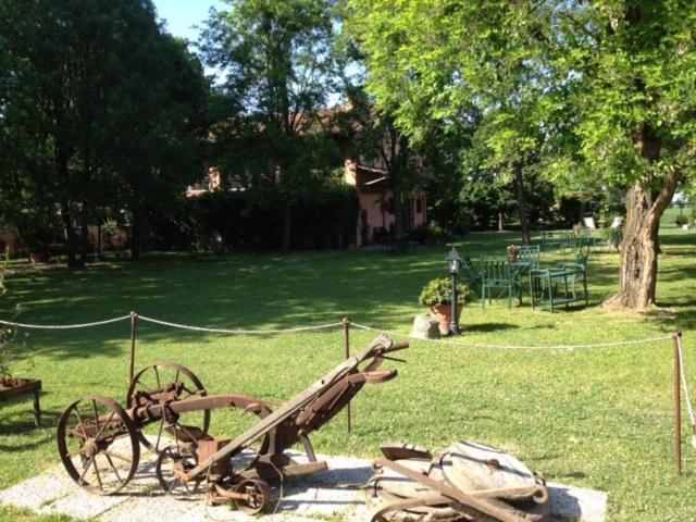 ホテル Società Agricola Le More Agriturismo La Dondina