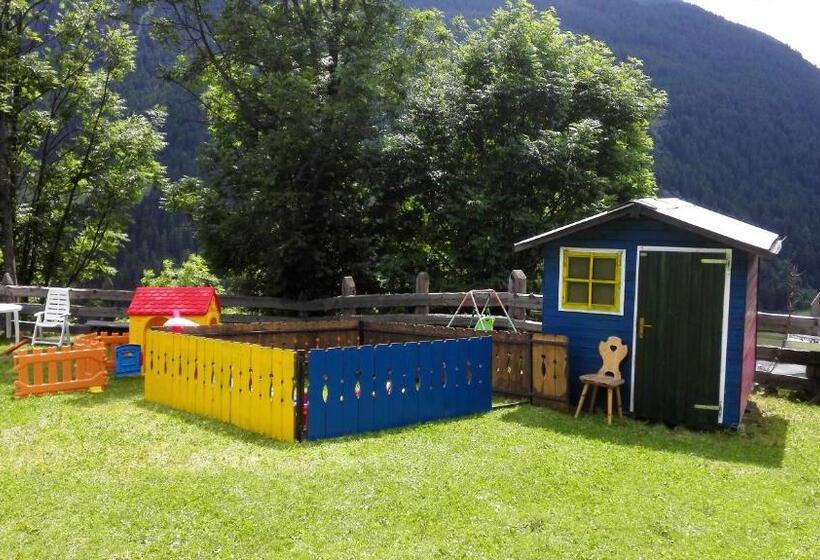 هتل Agriturismo Raethia